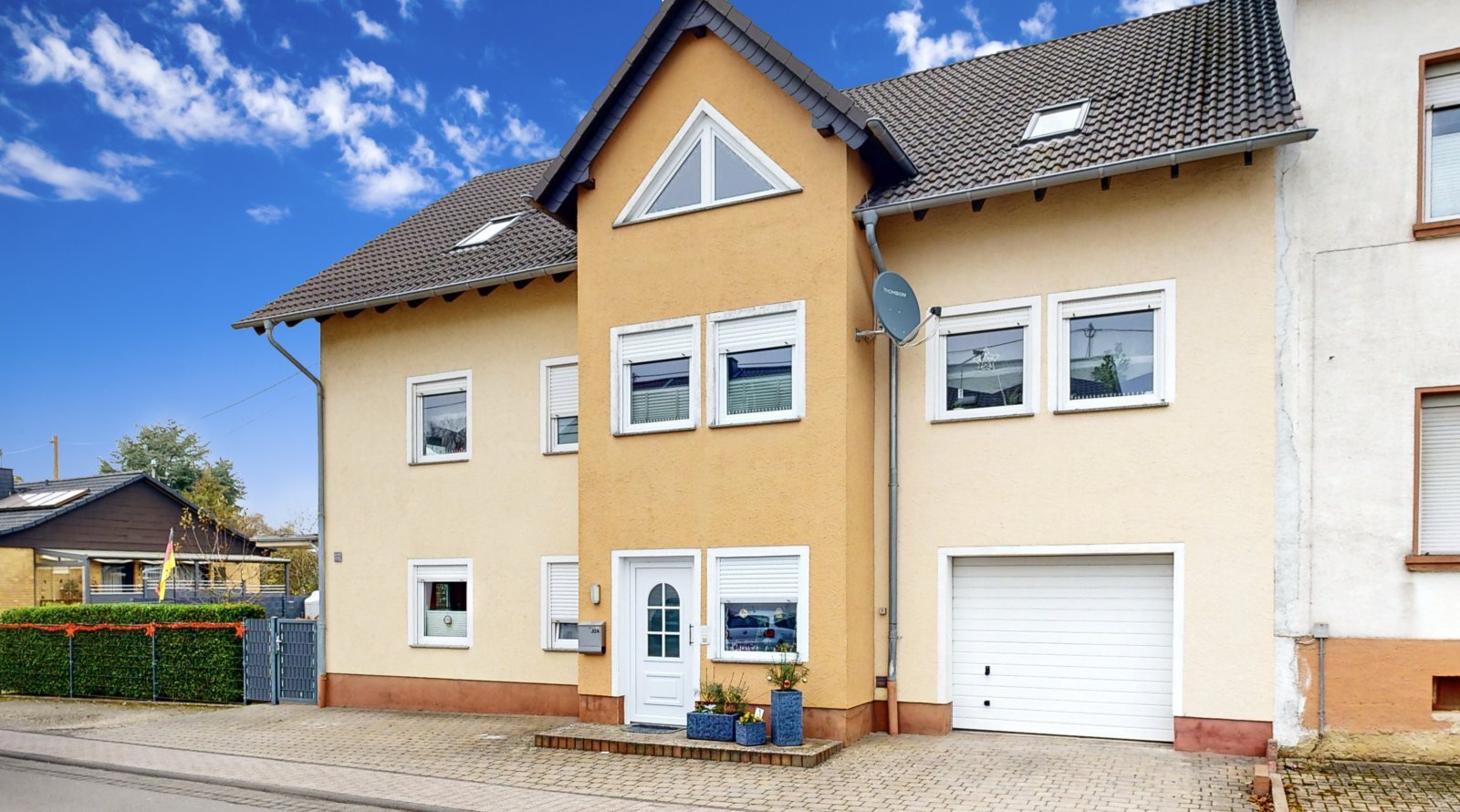 Mehrfamilienhaus zum Kauf 445.000 € 9 Zimmer 313 m²<br/>Wohnfläche 526 m²<br/>Grundstück 01.06.2025<br/>Verfügbarkeit Landscheid Landscheid 54526