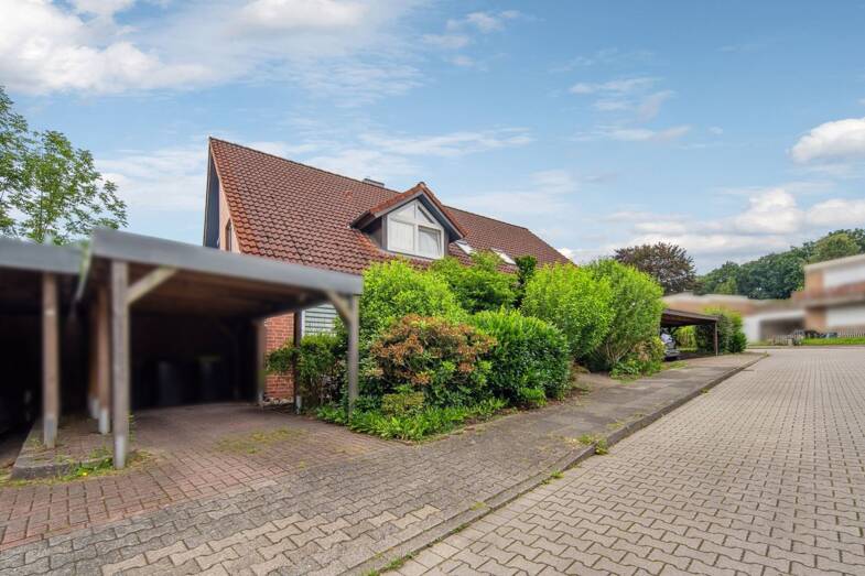 Mehrfamilienhaus zum Kauf als Kapitalanlage geeignet 10 Zimmer 317 m² 528 m² Grundstück Geesthacht 21502