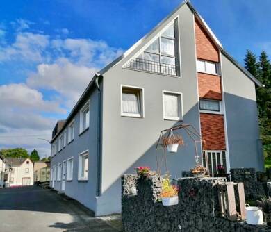 Mehrfamilienhaus zum Kauf 775.000 € 14 Zimmer 410 m² 1.299 m² Grundstück frei ab 01.07.2025 Lutzerath Lutzerath 56826