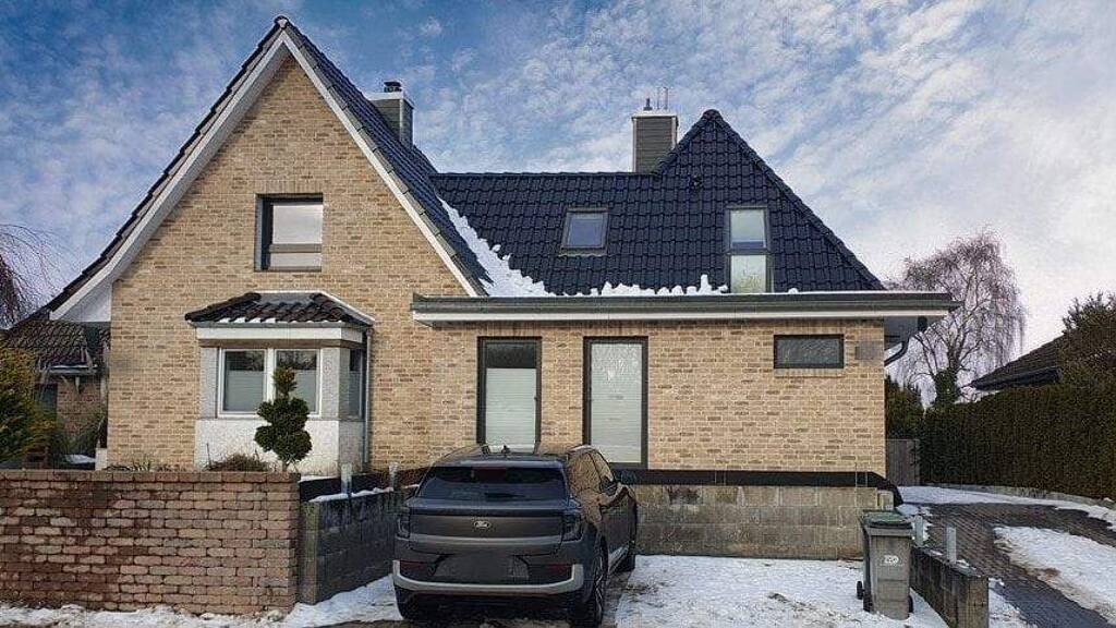 Einfamilienhaus zum Kauf 399.000 € 9 Zimmer 181 m² 1.131 m² Grundstück frei ab 02.03.2026 Eutin 23701