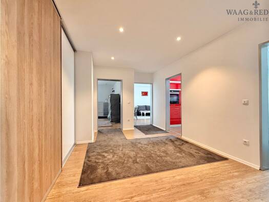 Wohnung zum Kauf 299.000 € 3 Zimmer 77 m² 3. Geschoss Neumarkt Neumarkt in der Oberpfalz 92318