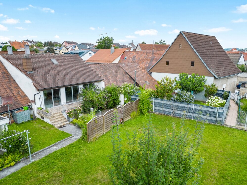 Mehrfamilienhaus zum Kauf 540.000 € 6 Zimmer 250,3 m²<br/>Wohnfläche 698 m²<br/>Grundstück Jöhlingen Walzbachtal 75045