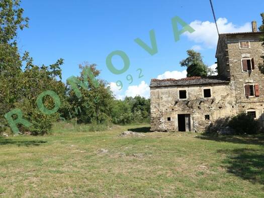 Haus zum Kauf 180.000 € 200 m² 850 m² Grundstück Grožnjan