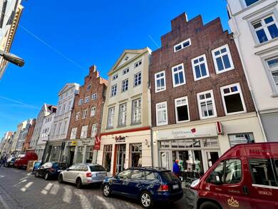 Wohn- und Geschäftshaus zum Kauf als Kapitalanlage geeignet 5.700.000 € 2.089 m² 1.184 m² Grundstück Lübeck 23552