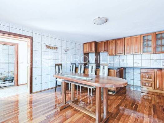 Haus zum Kauf 530.000 € 4 Zimmer 625 m² Donji Stupnik Donji Stupnik
