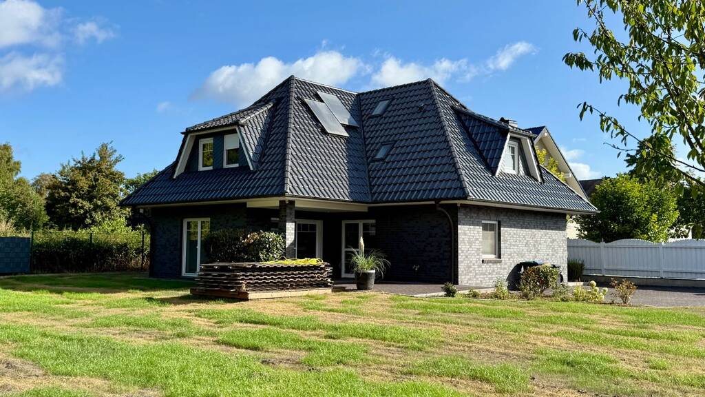 Mehrfamilienhaus zum Kauf 725.000 € 6 Zimmer 191,2 m² 1.224 m² Grundstück Grasdorf Laatzen 30880