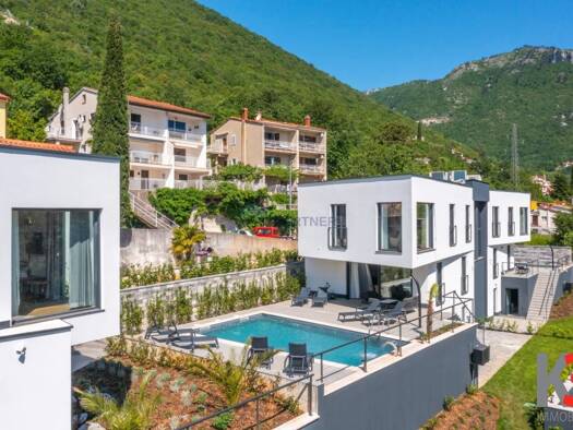 Villa zum Kauf 2.000.000 € 8 Zimmer 410 m² 1.230 m² Grundstück Opatija 0