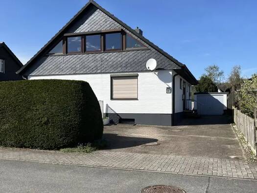 Einfamilienhaus zur Miete 2.390 € 5 Zimmer 159 m² 517 m² Grundstück frei ab 15.04.2026 Birkenweg 21 Tornesch 25436