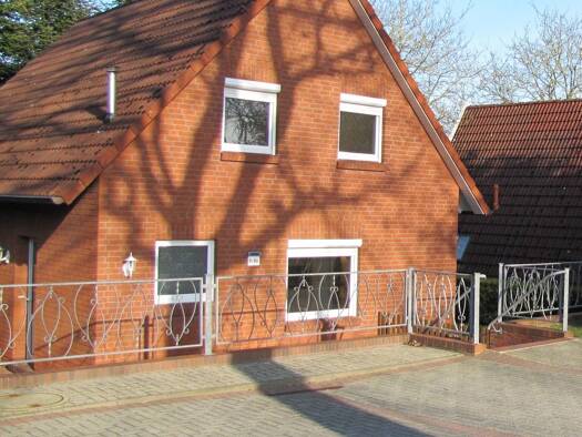 Mehrfamilienhaus zum Kauf provisionsfrei 375.000 € 4 Zimmer 100 m² 285 m² Grundstück frei ab sofort Aurich 26607