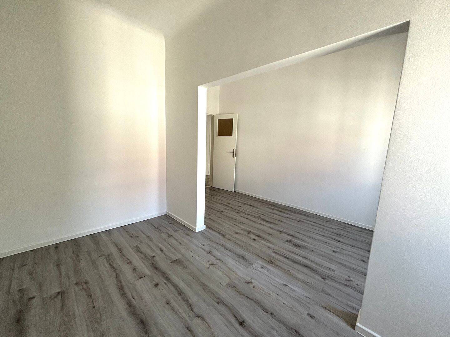 Schöne geräumige Altbauwohnung im beliebten Stadtfeld – Schillerstr. 31, 39108 Magdeburg – Vorschaubild 5