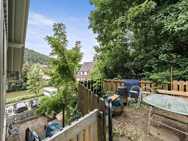 Mehrfamilienhaus zum Kauf 330.000 € 8,5 Zimmer 209 m² 576 m² Grundstück frei ab sofort Sulz Sulz am Neckar 72172