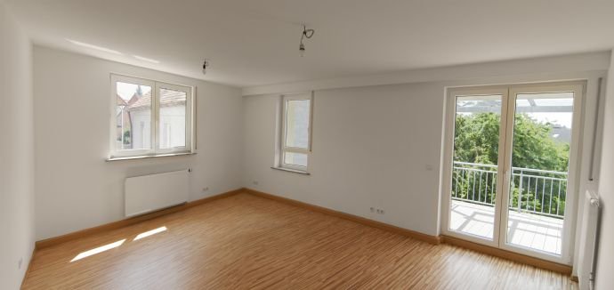 Wohnung zur Miete 700 € 2 Zimmer 71 m²<br/>Wohnfläche 1.<br/>Geschoss 01.03.2025<br/>Verfügbarkeit Hammerbach Herzogenaurach 91074