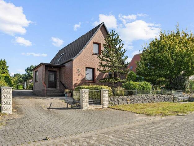 Einfamilienhaus zum Kauf 249.000 € 5,5 Zimmer 150 m² 1.242 m² Grundstück Holßel Geestland 27607