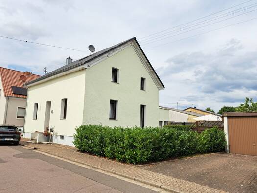 Einfamilienhaus zum Kauf 260.000 € 130 m² 304 m² Grundstück Rubensstraße 8 Brotdorf Merzig 66663