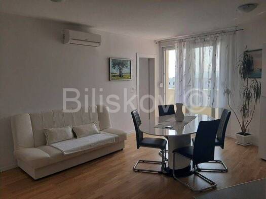 Wohnung zur Miete 700 € 2 Zimmer 50 m² 1. Geschoss Split 21000