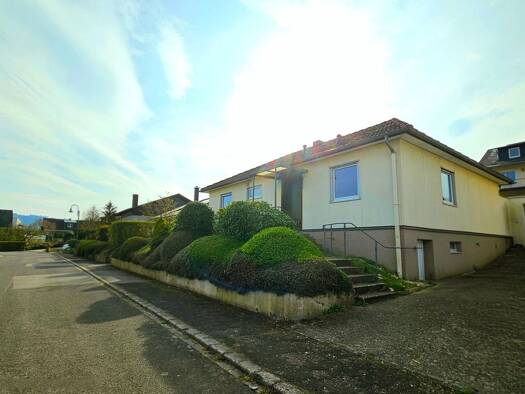 Einfamilienhaus zum Kauf provisionsfrei 160.000 € 4 Zimmer 80 m² 397 m² Grundstück Barl Zell 56856