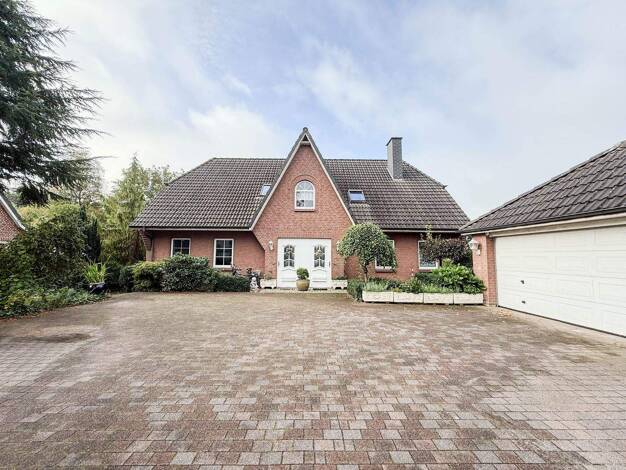 Mehrfamilienhaus zum Kauf 399.000 € 6 Zimmer 187 m² 1.067 m² Grundstück Enge-Sande 25917