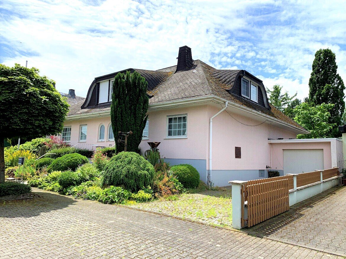 Einfamilienhaus zum Kauf 365.000 € 7 Zimmer 250 m²<br/>Wohnfläche 644 m²<br/>Grundstück Lollschied 56357