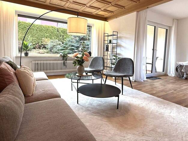 Doppelhaushälfte zum Kauf provisionsfrei 332.000 € 5 Zimmer 120 m² 313 m² Grundstück Innenstadt Hof 95032