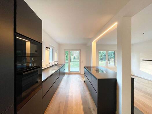 Haus zum Kauf 1.420.000 € 5 Zimmer 190 m² 981 m² Grundstück frei ab sofort Osdorf Hamburg 22549