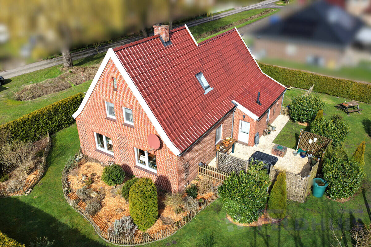 Immobilie in Neukamperfehn - Klein aber fein! Solides Einfamilienhaus zentraler und verkehrsgünstiger Lage von Neukamperfehn! - Bild 0