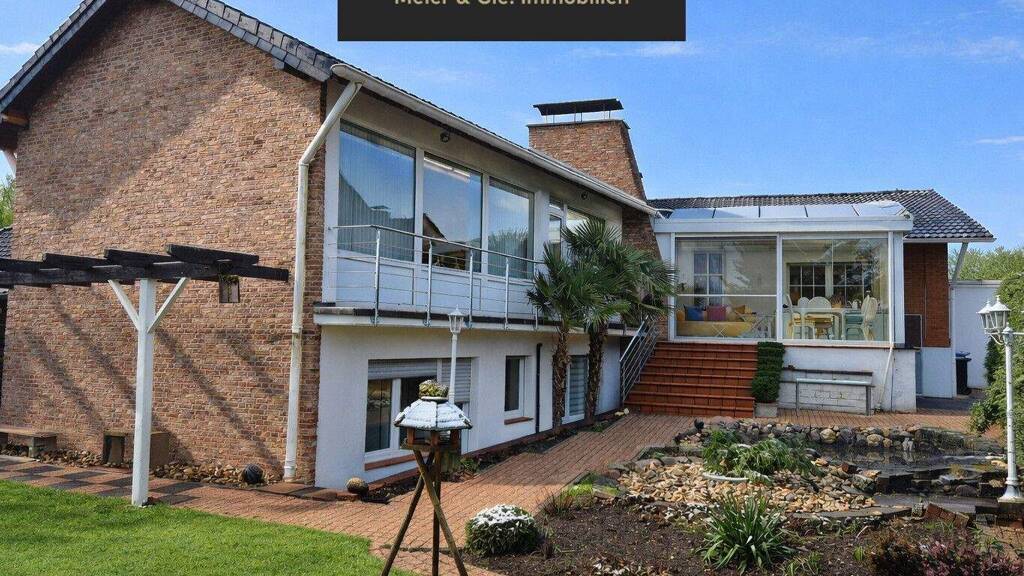 Haus zum Kauf 690.000 € 7 Zimmer 222 m² 1.494 m² Grundstück Brüggen Kerpen 50169