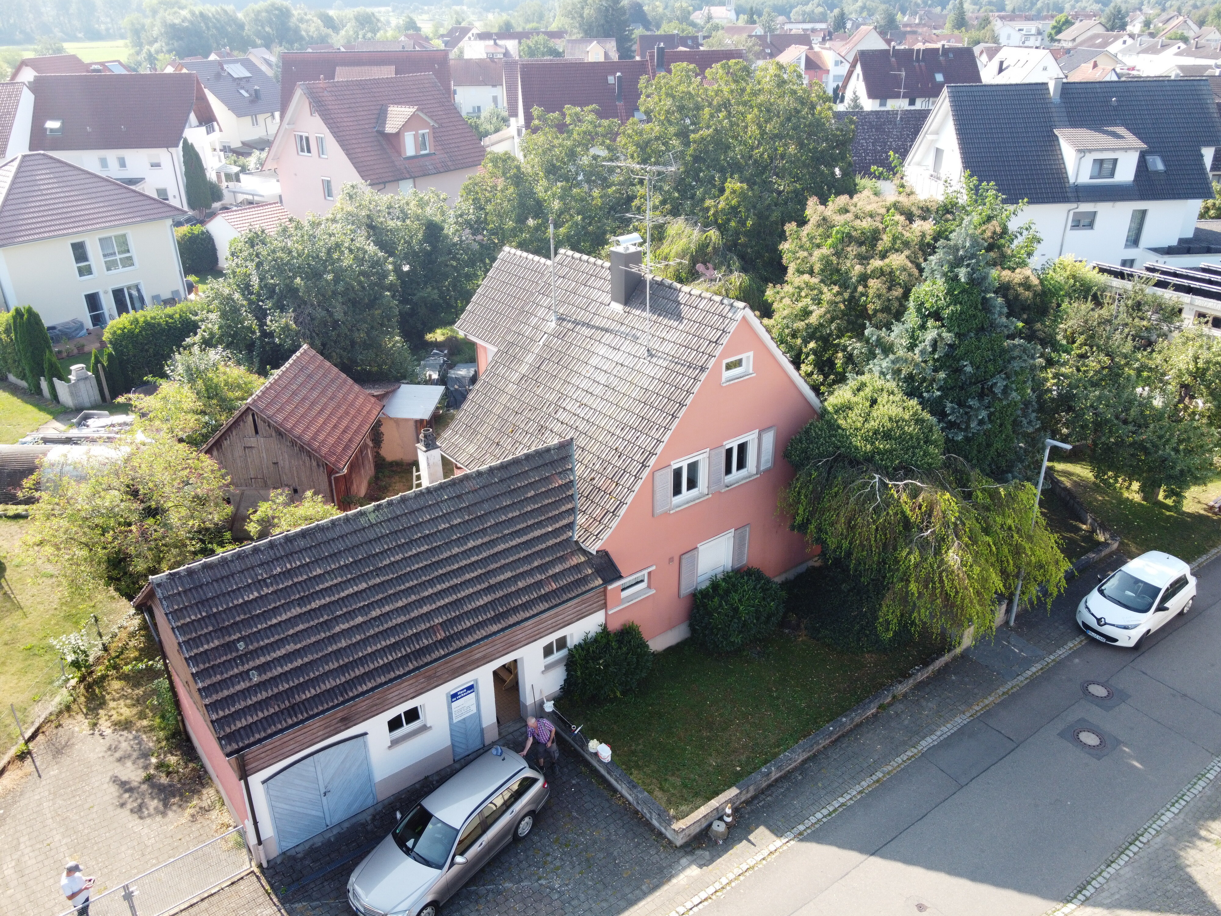 Einfamilienhaus zum Kauf 480.000 € 5 Zimmer 138 m²<br/>Wohnfläche 1.638 m²<br/>Grundstück ab sofort<br/>Verfügbarkeit Aacherweg 8 Beuren an der Aach 83 Singen (Hohentwiel) 78224