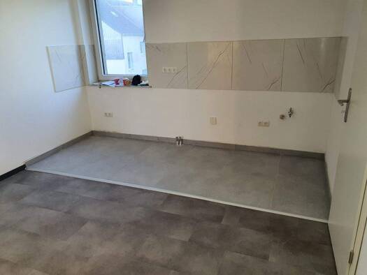 Wohnung zur Miete 950 € 5 Zimmer 97,5 m² 2. Geschoss frei ab sofort Moerser Str. 343 Stadtkern Kamp-Lintfort 47475
