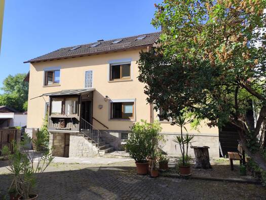 Bauernhaus zur Miete 1.350 € 6 Zimmer 150 m² 600 m² Grundstück frei ab sofort Schönfelder Straße Kleinrinderfeld 97271
