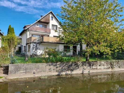 Einfamilienhaus zum Kauf 199.000 € 8 Zimmer 250 m² 558 m² Grundstück frei ab sofort Dr.-Martin-Luther-Straße 9 Michelau Michelau in Oberfranken 96247