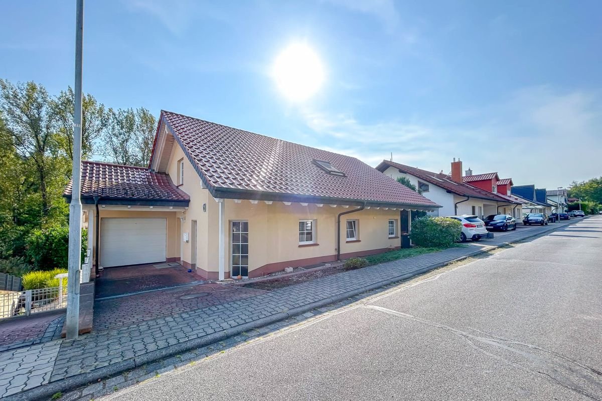 Einfamilienhaus zum Kauf provisionsfrei 595.000 € 7 Zimmer 134 m²<br/>Wohnfläche 678 m²<br/>Grundstück Eisenbach Obernburg am Main 63785