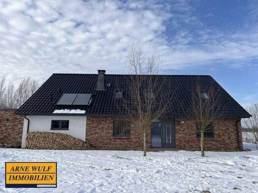 Einfamilienhaus zum Kauf 525.000 € 6 Zimmer 295 m² 11.538 m² Grundstück Neu Brenz 19306