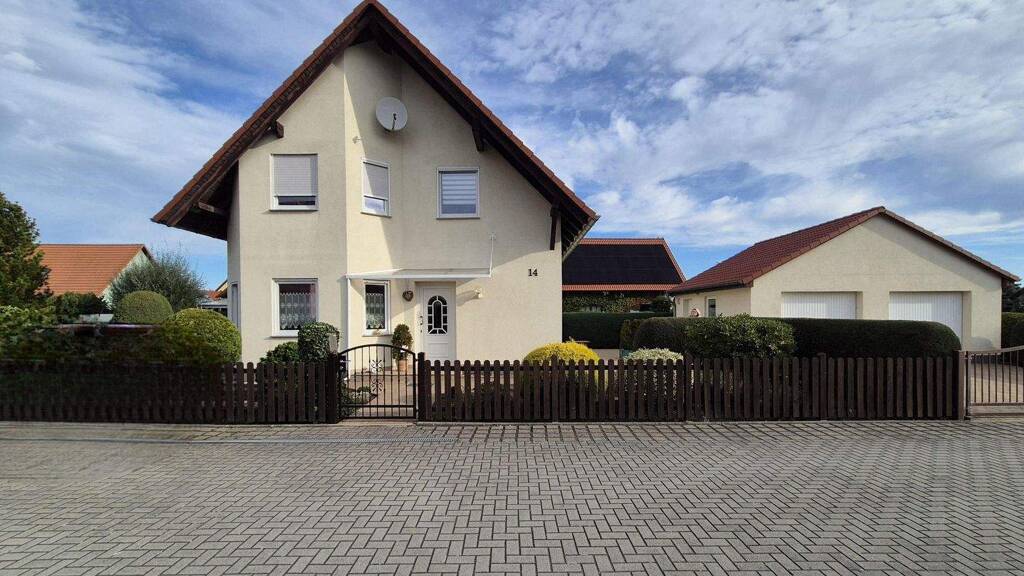 Einfamilienhaus zum Kauf provisionsfrei 275.000 € 4 Zimmer 118 m² 995 m² Grundstück Weißwasser 02943