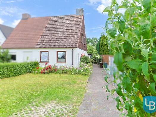 Doppelhaushälfte zum Kauf 229.000 € 4 Zimmer 80,8 m² 377 m² Grundstück Klausdorf Schwentinental-Klausdorf 24222
