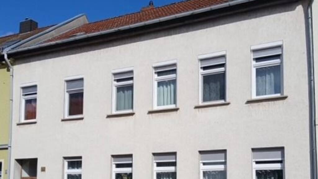 Mehrfamilienhaus zum Kauf als Kapitalanlage geeignet 157.000 € 8 Zimmer 190 m² 473 m² Grundstück Albertstraße  29 Zerbst Zerbst/Anhalt 39261