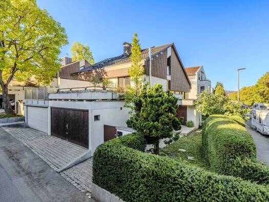 Doppelhaushälfte zum Kauf 629.000 € 4,5 Zimmer 134,3 m² 250 m² Grundstück Zuffenhausen Stuttgart 70435