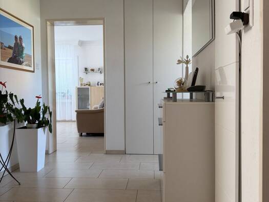 Wohnung zum Kauf 280.000 € 4 Zimmer 93,1 m² Geschoss 2/3 frei ab sofort Rosenweg 6 Jestetten Jestetten 79798