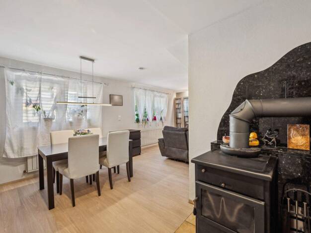 Doppelhaushälfte zum Kauf 225.000 € 5 Zimmer 104 m² 1.354 m² Grundstück Merkstein Herzogenrath 52134