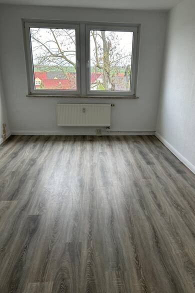 Wohnung zur Miete 200 € 1 Zimmer 32,3 m² 3. Geschoss Schladebacher Straße 54 Bad Dürrenberg Bad Dürrenberg 06231