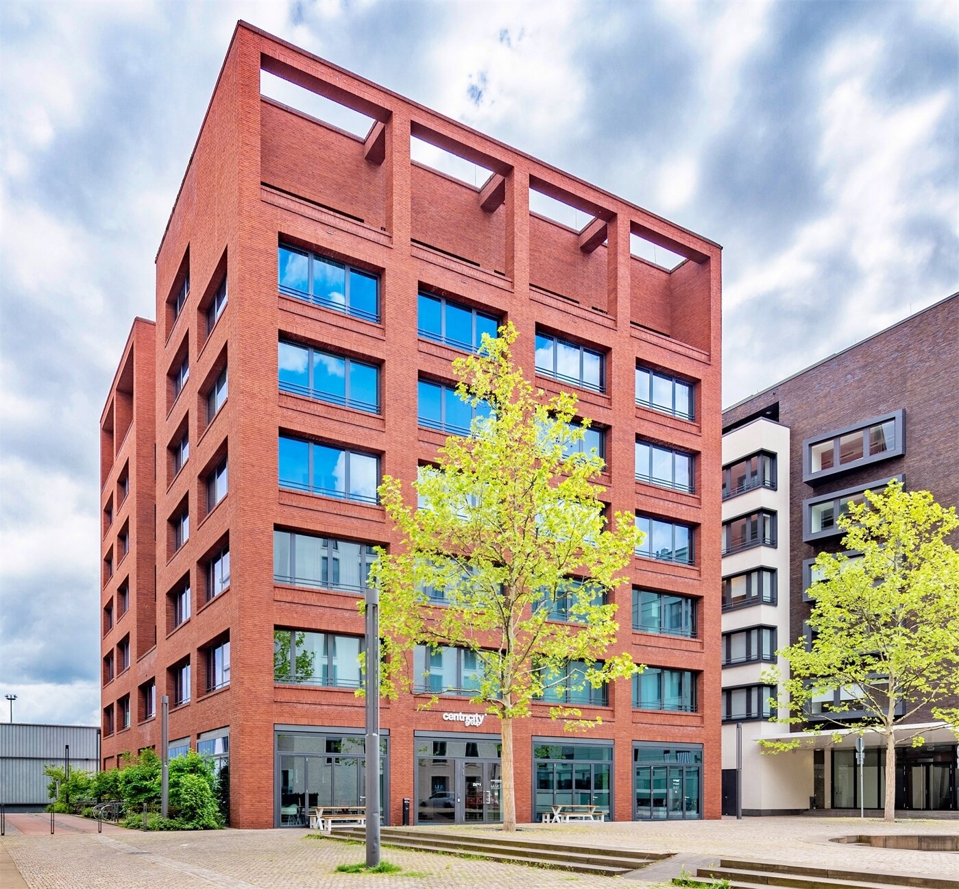 Bürofläche zur Miete 16,25 € 320 m²<br/>Bürofläche ab 320 m²<br/>Teilbarkeit Ostend Frankfurt am Main 60314