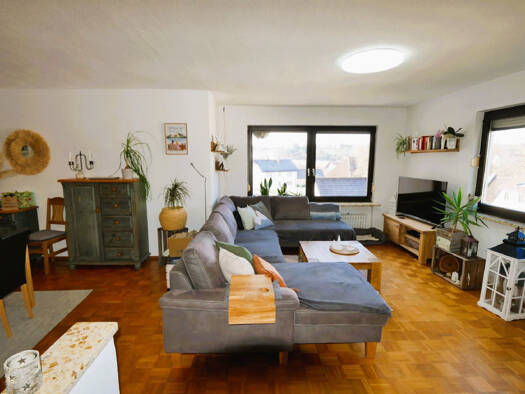 Wohnung zur Miete 710 € 3 Zimmer 95 m² 1. Geschoss frei ab 01.08.2026 Weißenbrunn a. Forst Untersiemau 96253