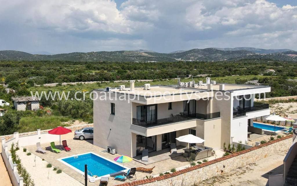 Haus zum Kauf 420.000 € 4 Zimmer 185 m²<br/>Wohnfläche Sibenik