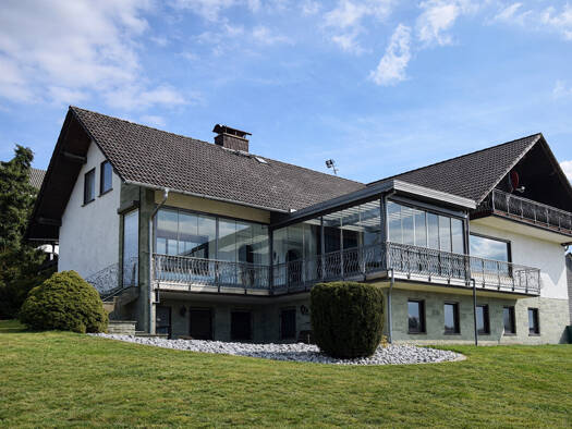 Mehrfamilienhaus zum Kauf 435.000 € 7 Zimmer 200 m² 6.144 m² Grundstück Walburg Hessisch Lichtenau 37235