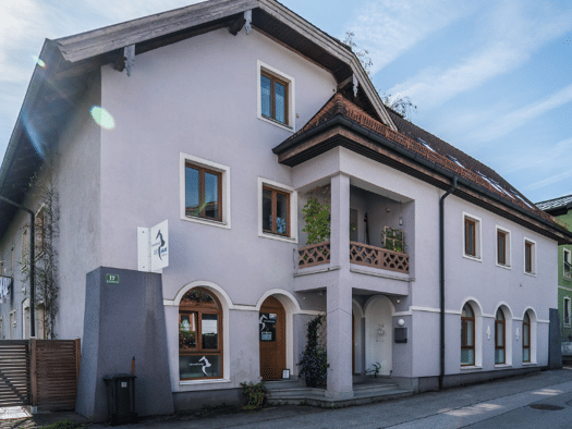 Wohnung zur Miete auf Zeit 2.453 € 2 Zimmer 90 m² frei ab 30.09.2026 Salzburg 5201