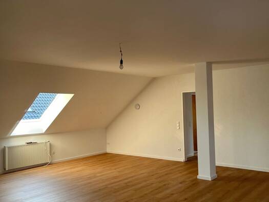 Haus zur Miete 1.305 € 2,5 Zimmer 110 m² frei ab 01.11.2026 Neuhof Taunusstein 65232