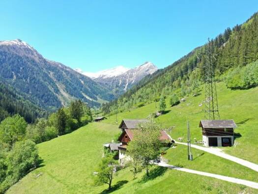 Land-/Forstwirtschaft zur Versteigerung 500.000 € 140.000 m² Flattach 9831