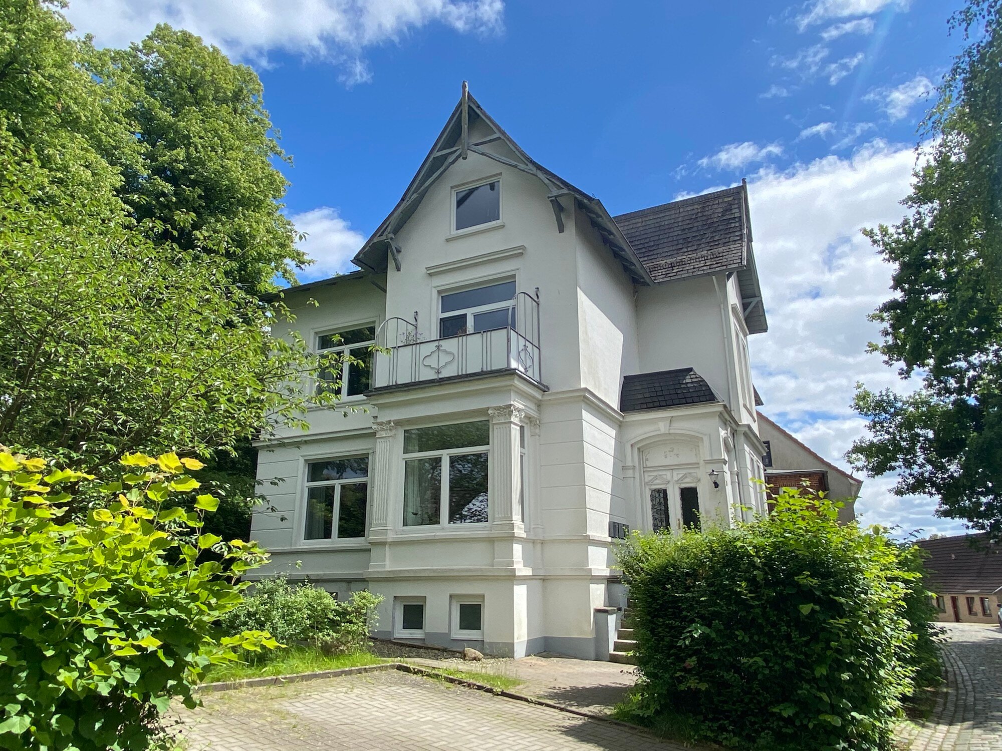 Mehrfamilienhaus zum Kauf als Kapitalanlage geeignet 695.000 € 396 m²<br/>Wohnfläche Bruno-Lorenzen-Schule Schleswig 24837