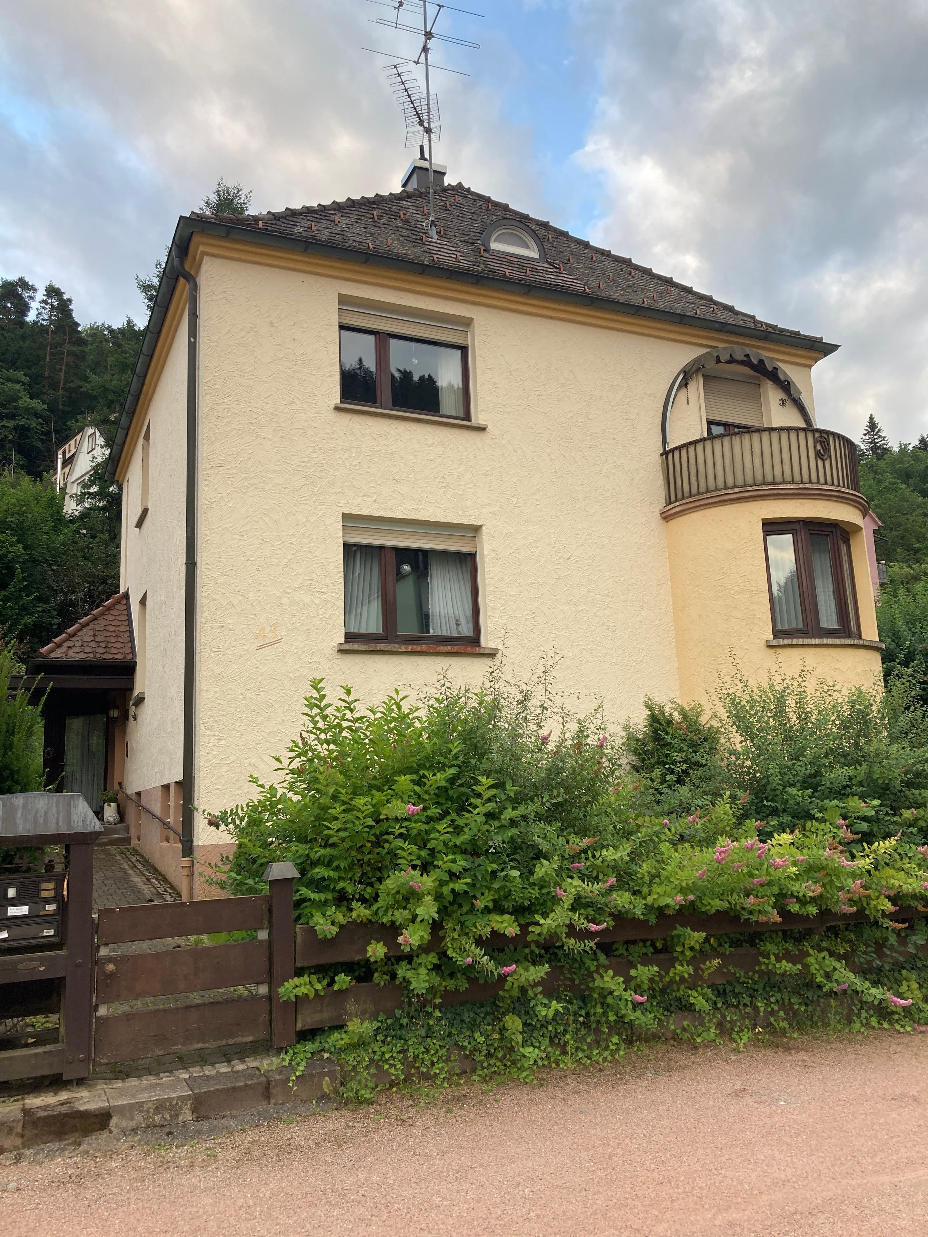 Einfamilienhaus zum Kauf 240.000 € 5 Zimmer 158 m²<br/>Wohnfläche 1.201 m²<br/>Grundstück Schramberg Schramberg 78713