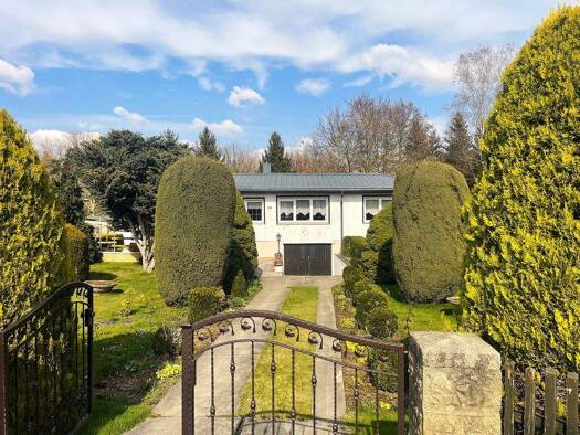 Einfamilienhaus zum Kauf 195.000 € 4 Zimmer 133 m² 1.100 m² Grundstück Lucka 04613