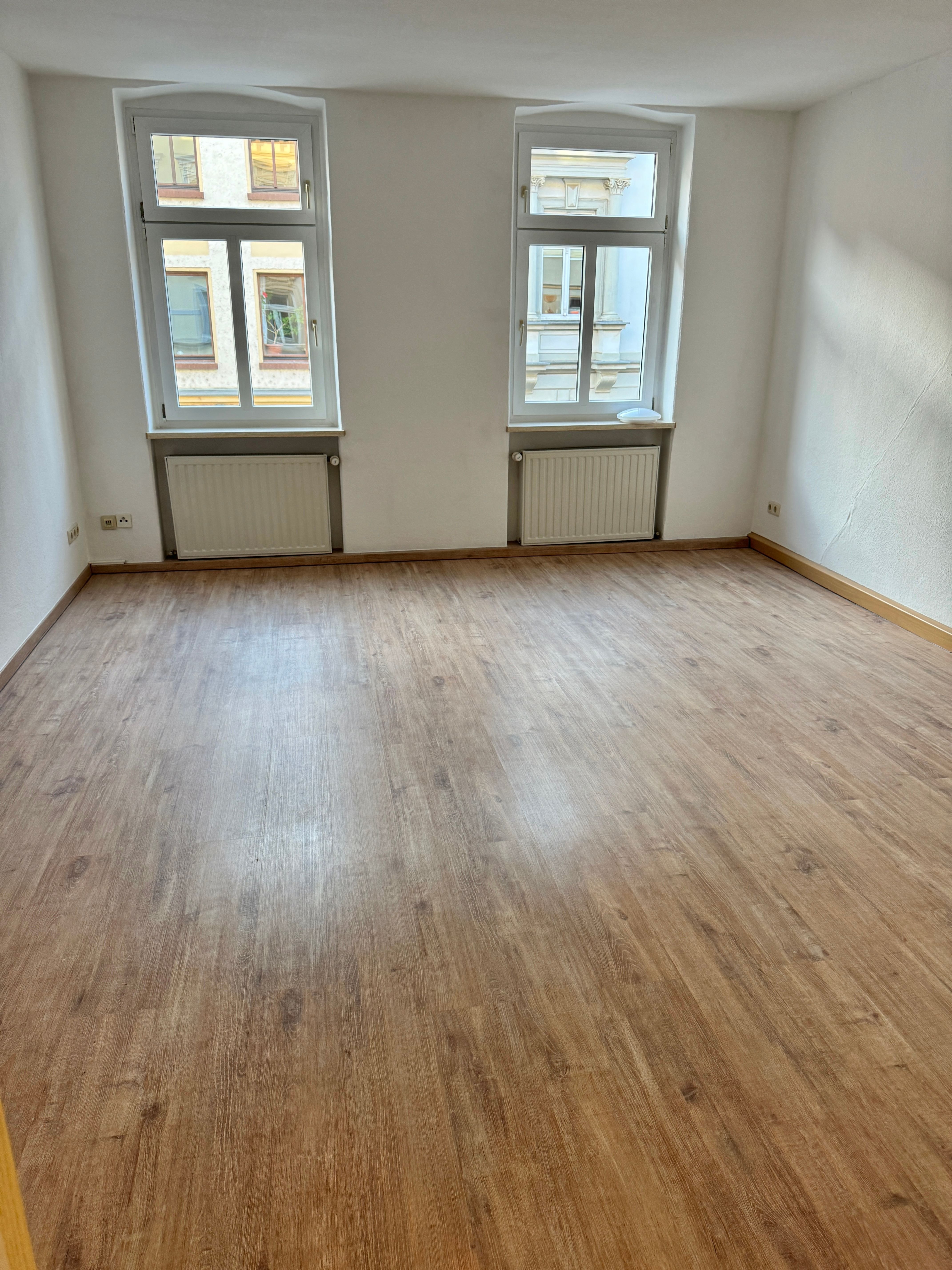 Wohnung zur Miete 390 € 3 Zimmer 70 m²<br/>Wohnfläche 1.<br/>Geschoss Humboldtstr.20 Clara-Zetkin-Straße / Friedrich-Engels-Straße Gera 07545